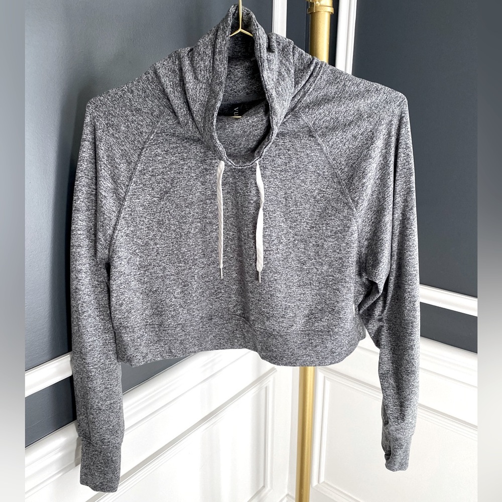 Vuori Halo Crop Long Sleeve Women’s XS Excellent Condition